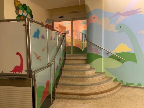 Slezská nemocnice Opava dětská chirurgie výmalba vchodu