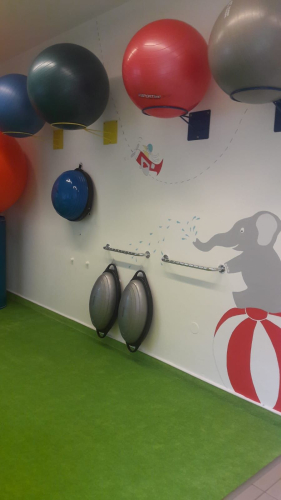 ZŠ Dostojevského - výmalba rehabilitace