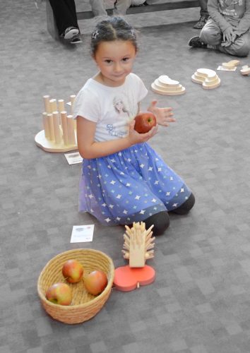 Adéla Baronová - Rozcvička s ježkem