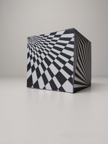 Agneska Burešová - papírová kostka