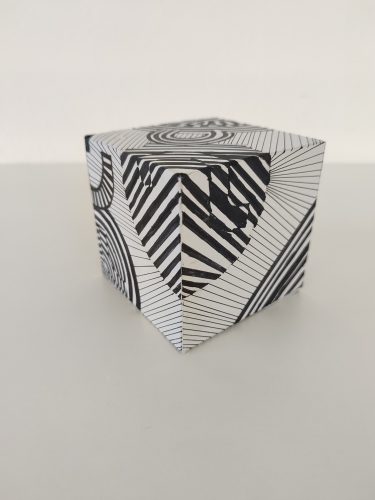 Eliz Atak - papírová kostka